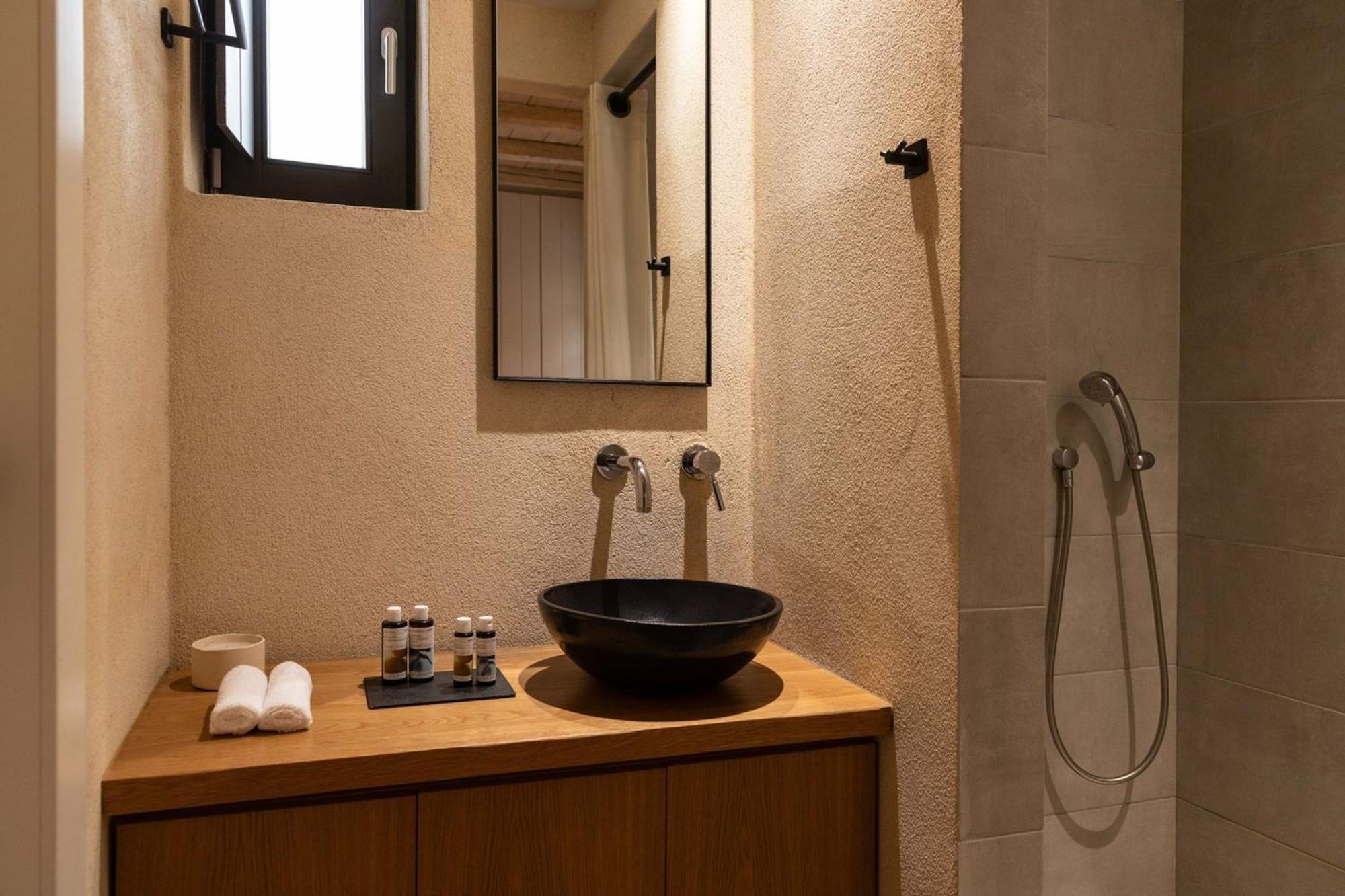 Korona Boutique Hotel Oitilon Bagian luar foto