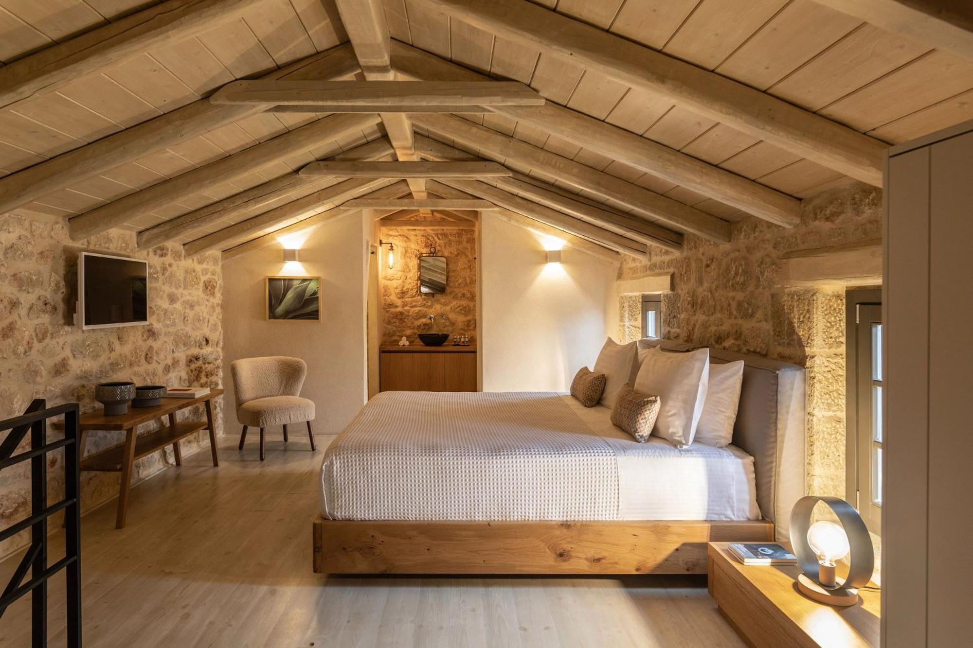Korona Boutique Hotel Oitilon Bagian luar foto