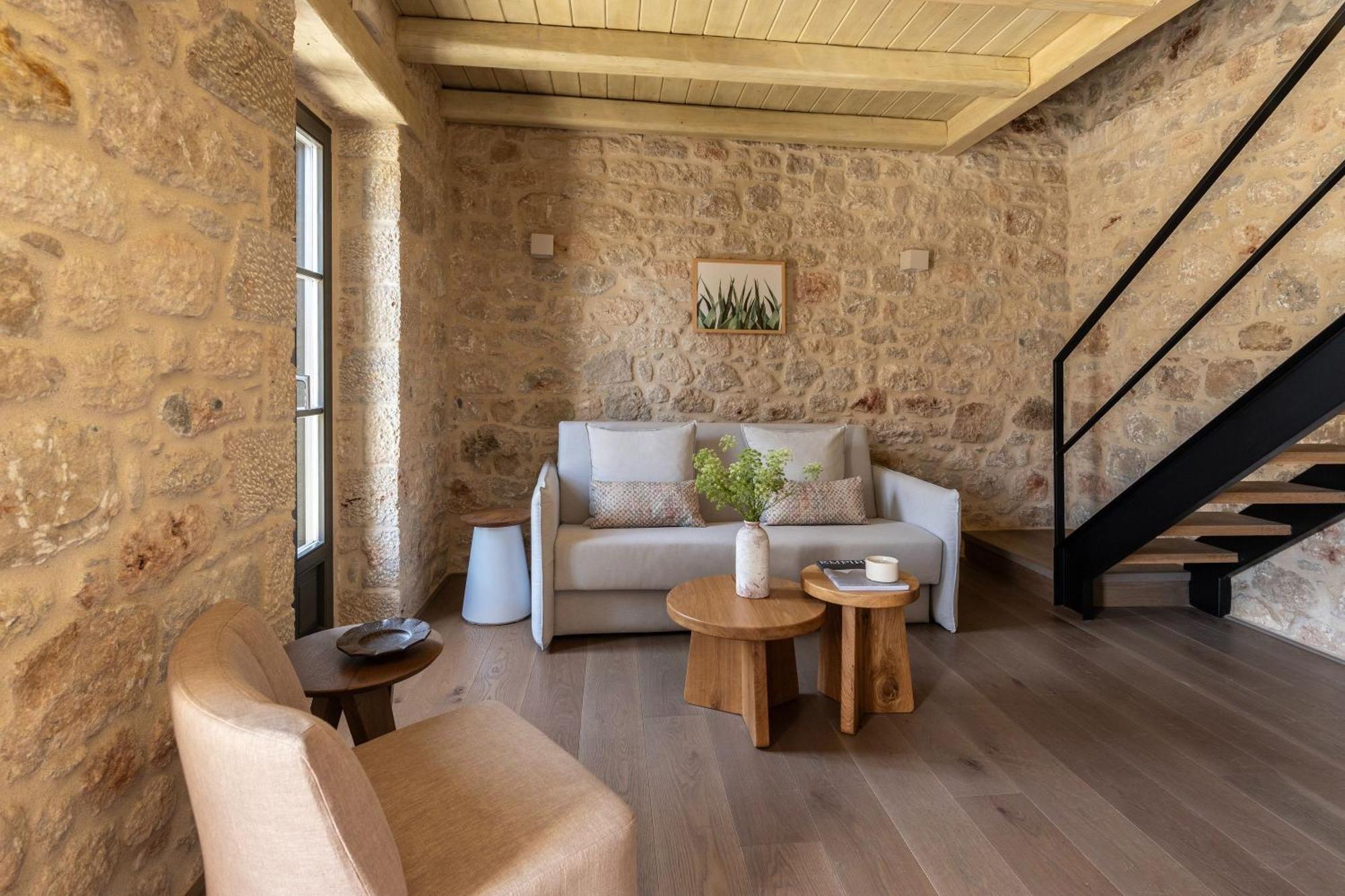 Korona Boutique Hotel Oitilon Bagian luar foto